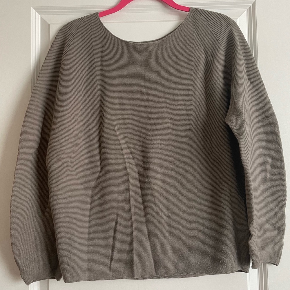 UNIQLO ribbed sweater top